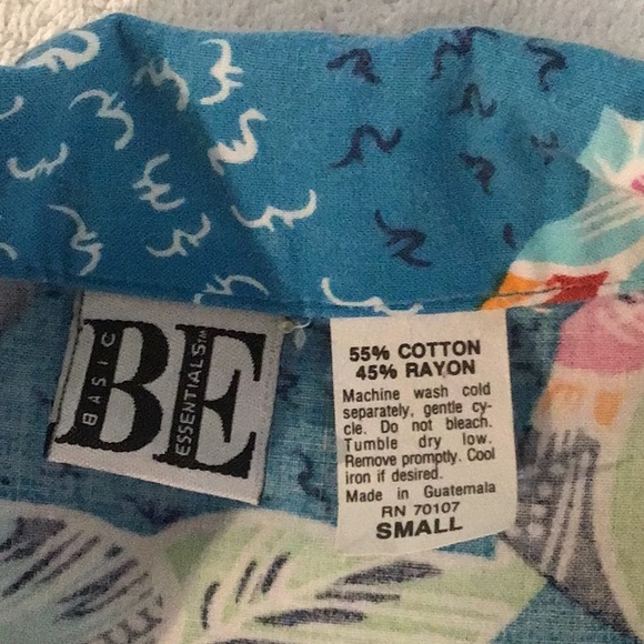 🌼Vintage 80’s🌼 Basic Essentials floral camp shirt size small - Picture 11 of 11